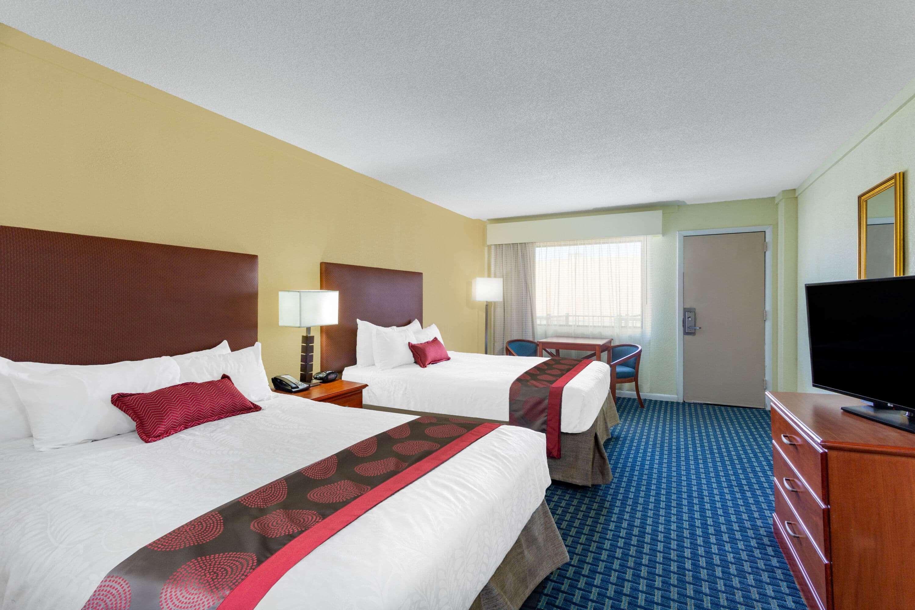 Ramada By Wyndham Virginia Beach Exterior photo