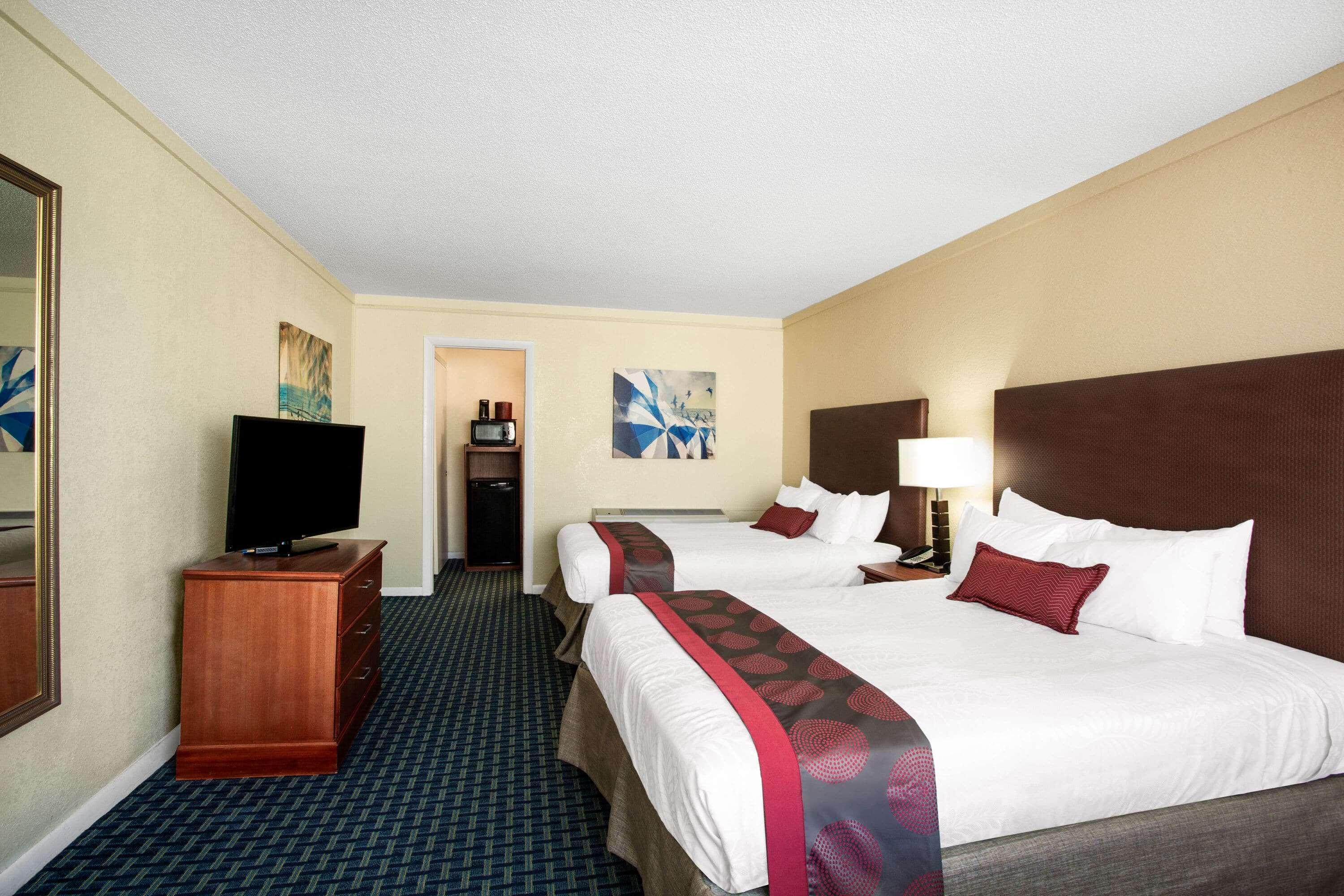 Ramada By Wyndham Virginia Beach Exterior photo