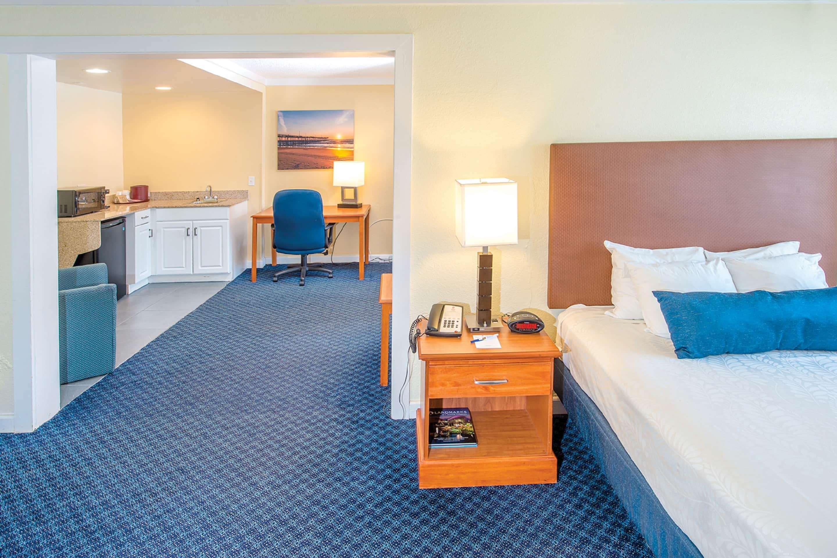 Ramada By Wyndham Virginia Beach Exterior photo