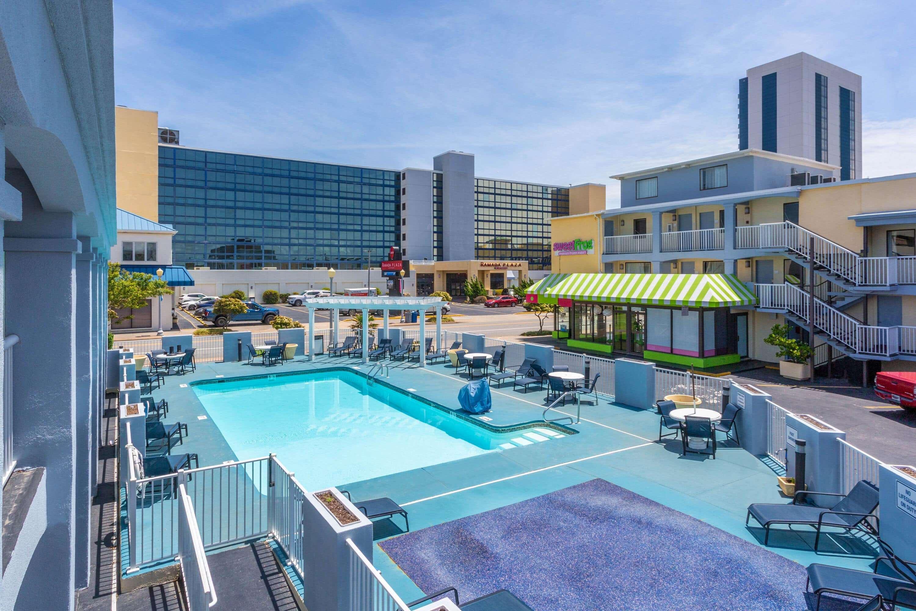 Ramada By Wyndham Virginia Beach Exterior photo