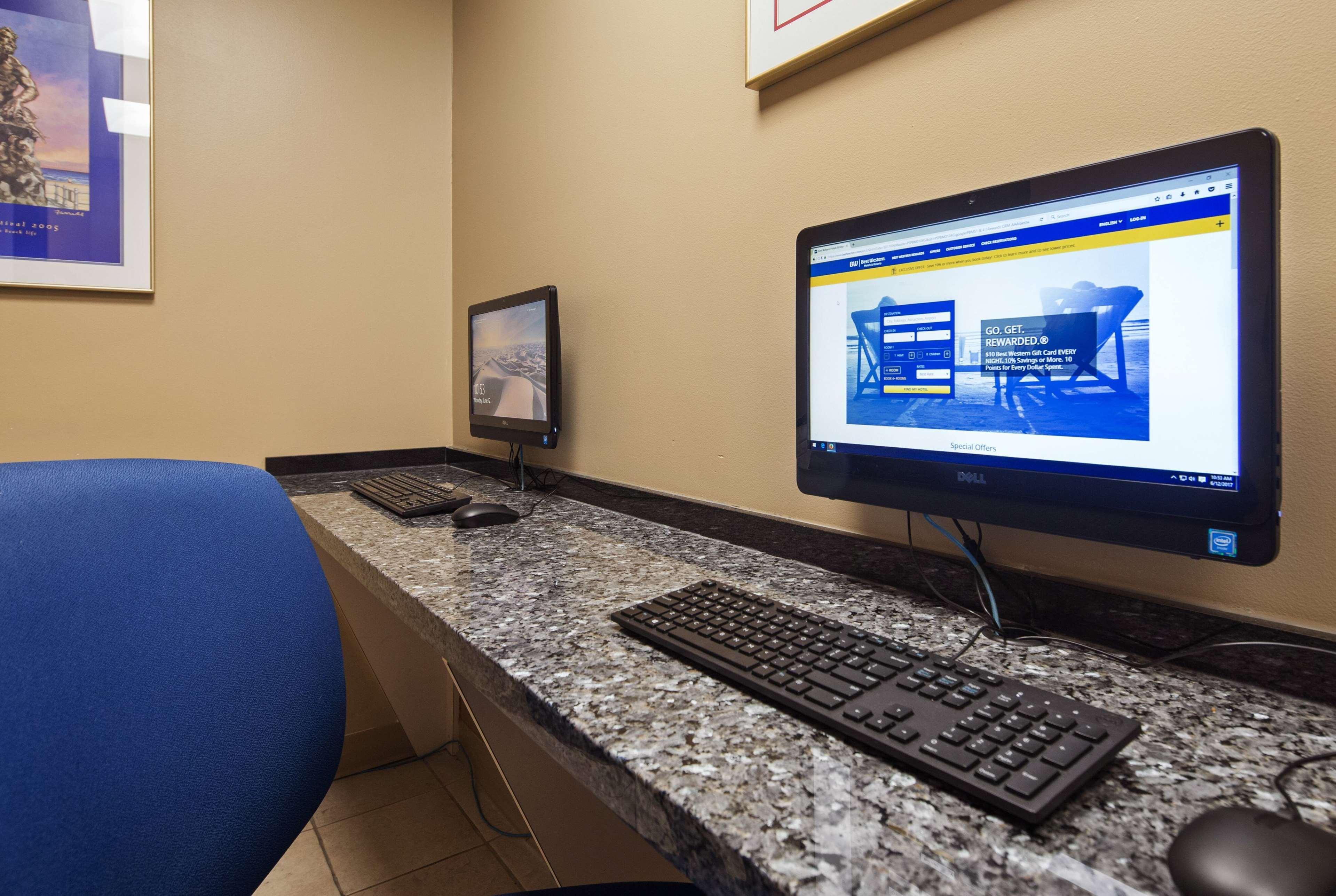 Ramada By Wyndham Virginia Beach Exterior photo