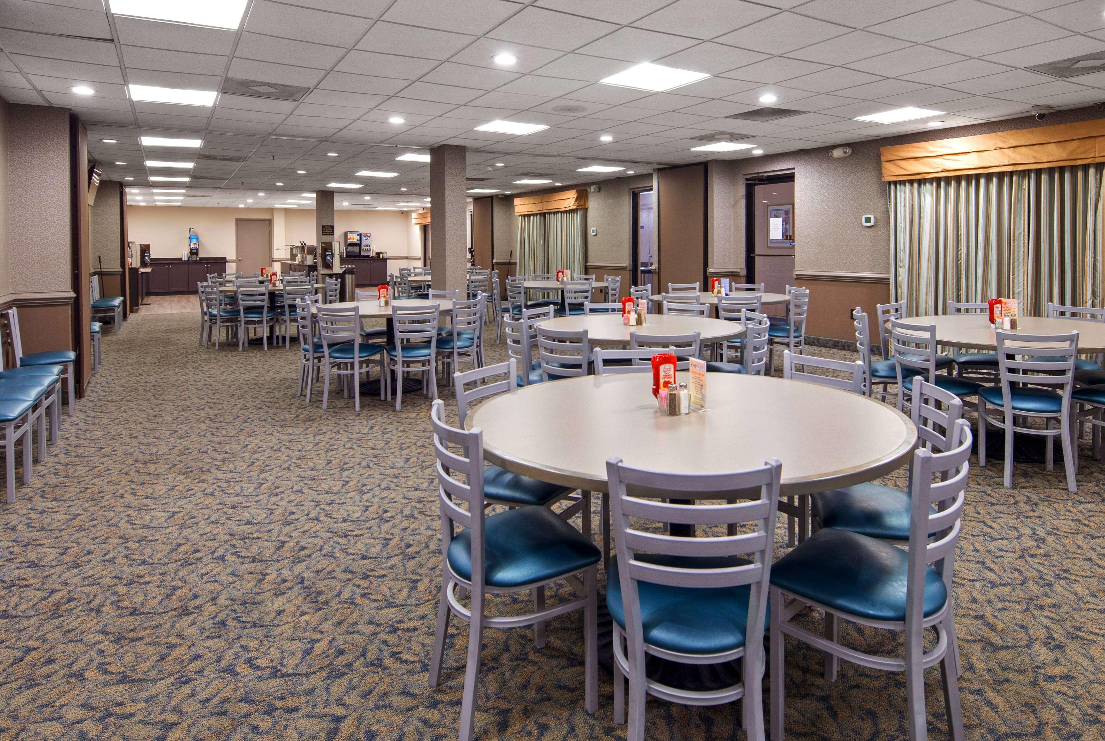 Ramada By Wyndham Virginia Beach Exterior photo