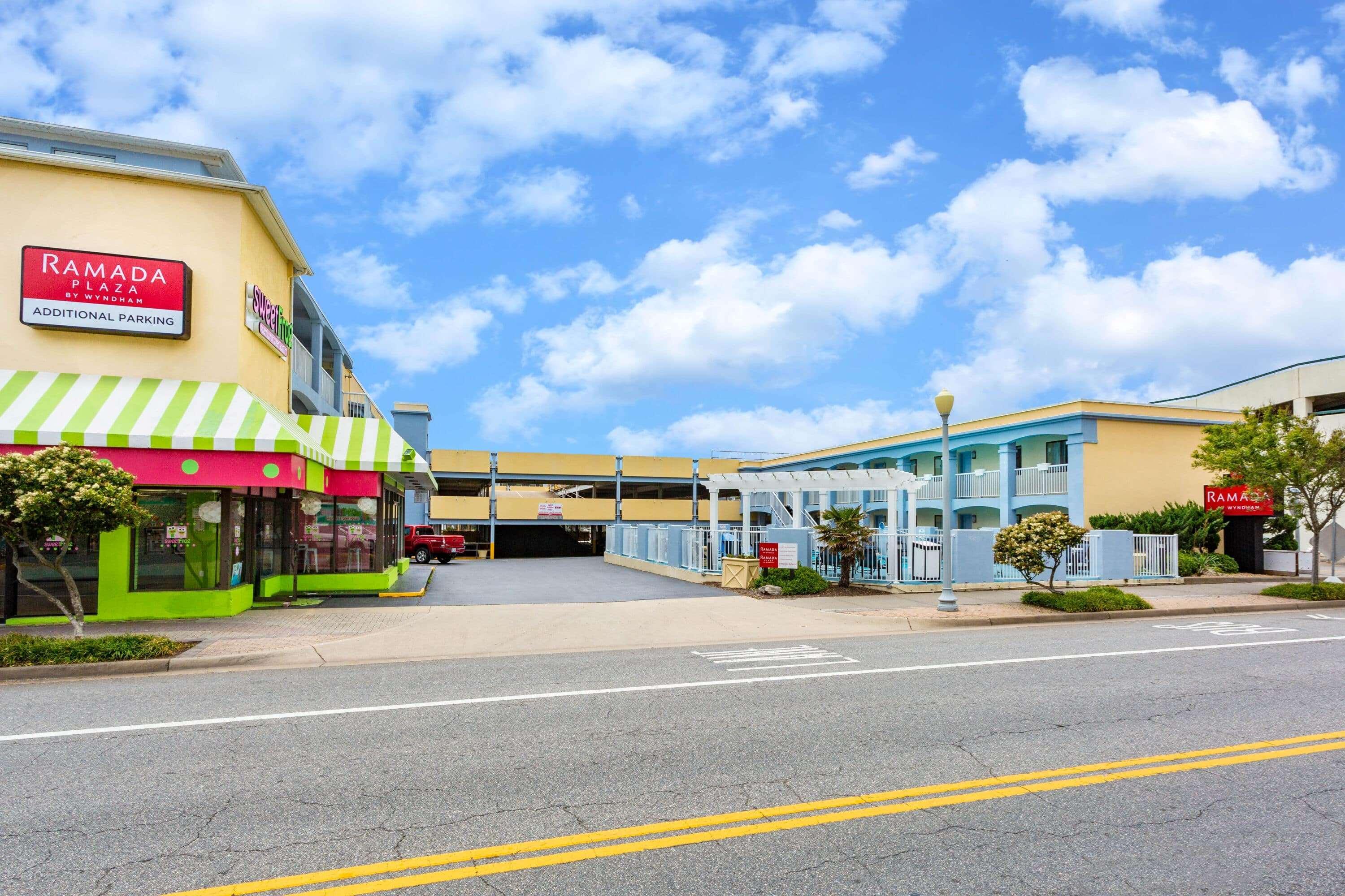 Ramada By Wyndham Virginia Beach Exterior photo