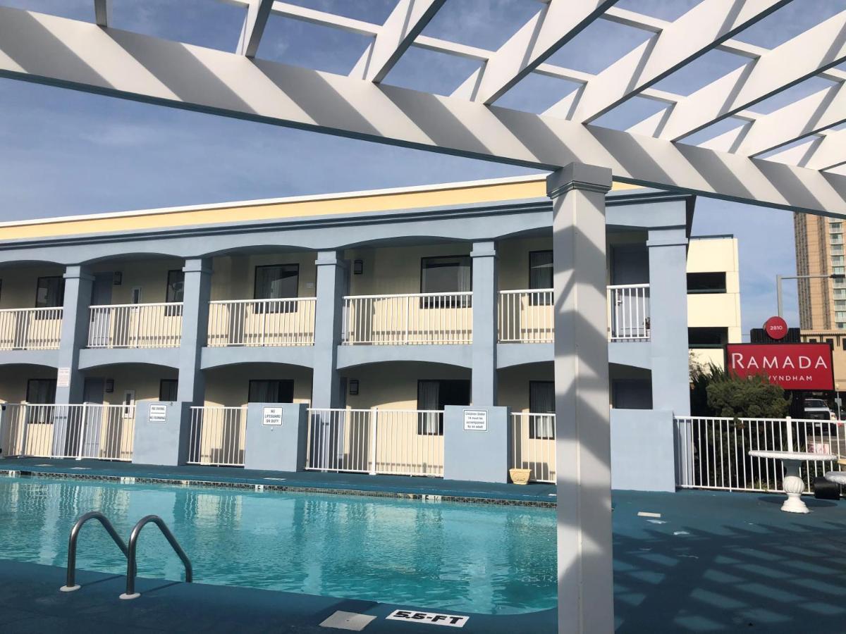 Ramada By Wyndham Virginia Beach Exterior photo